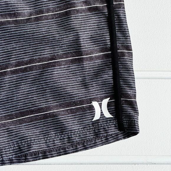 Hurley Boys Black Striped Logo Shoreline Swim Trunks Board Shorts Size 16/28 - Picture 4 of 8